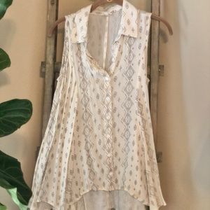 Patterned loose tank